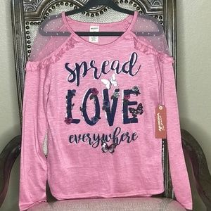 Spread love everywhere (long sleeve tee)